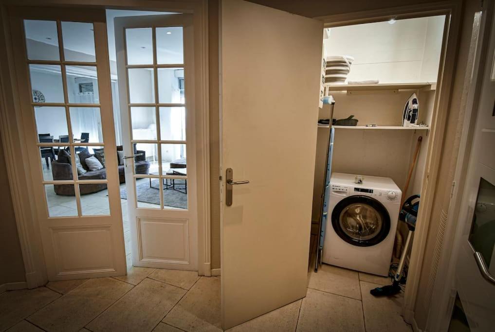 Grand Appartement De Haut Standing En Centre-Ville モンリュソン エクステリア 写真