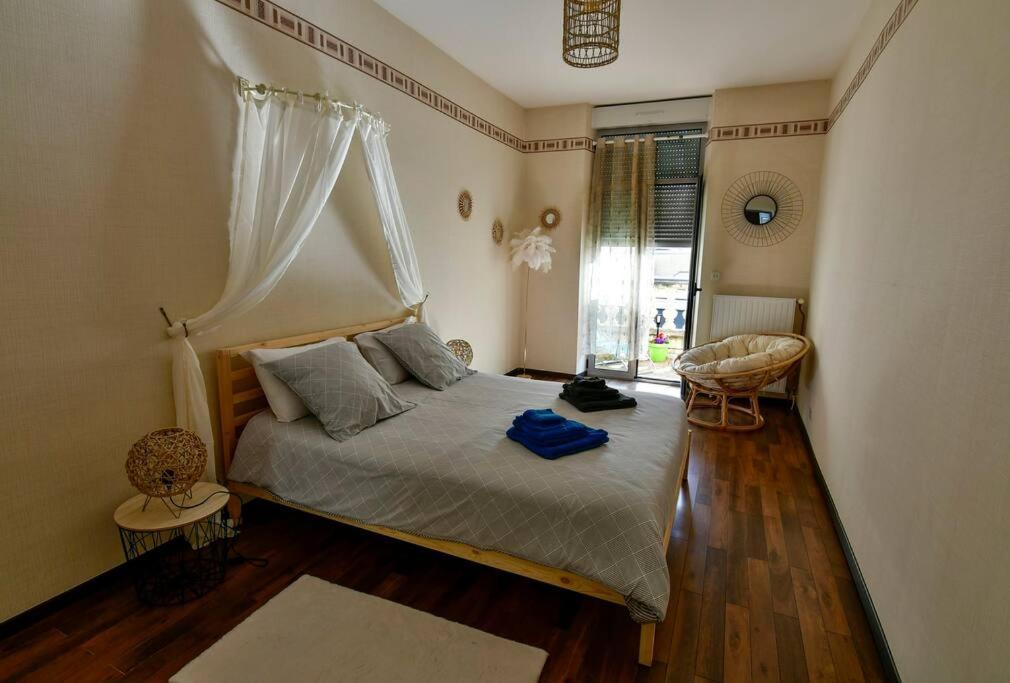 Grand Appartement De Haut Standing En Centre-Ville モンリュソン エクステリア 写真