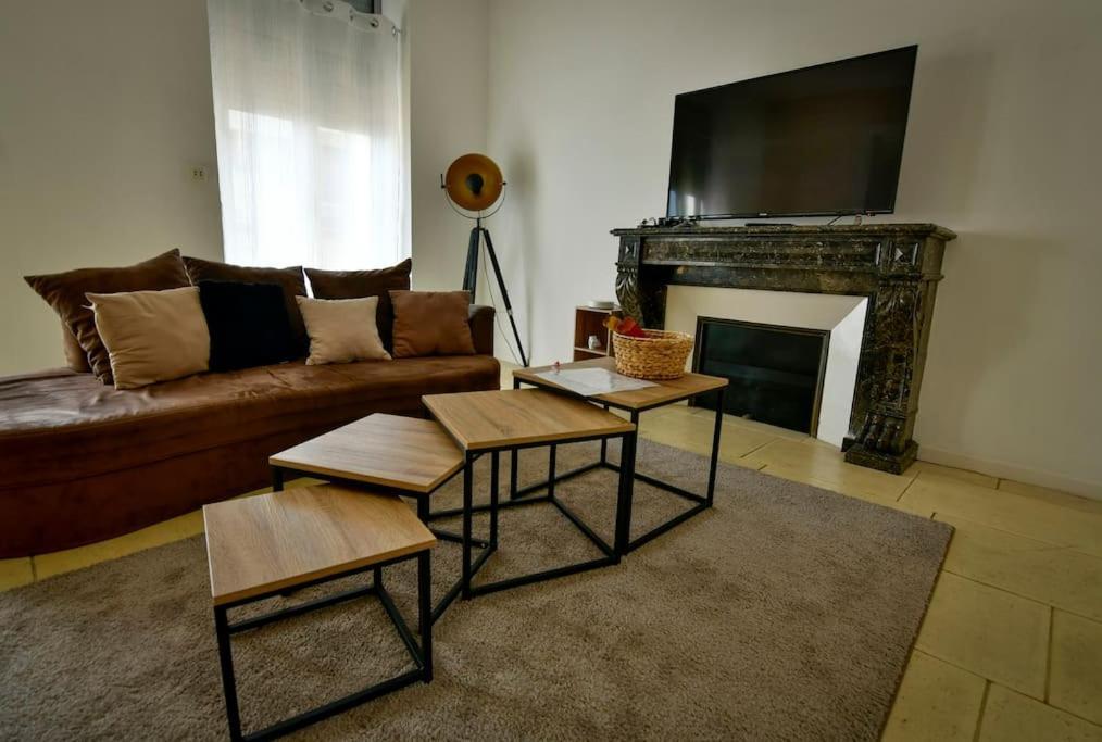 Grand Appartement De Haut Standing En Centre-Ville モンリュソン エクステリア 写真