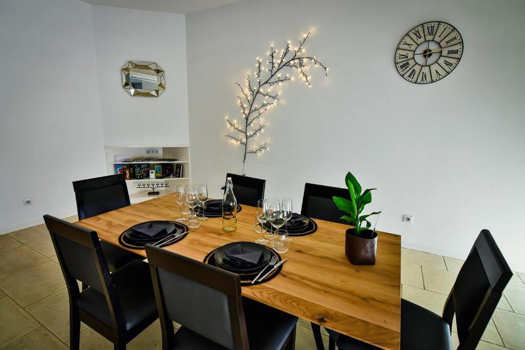 Grand Appartement De Haut Standing En Centre-Ville モンリュソン エクステリア 写真