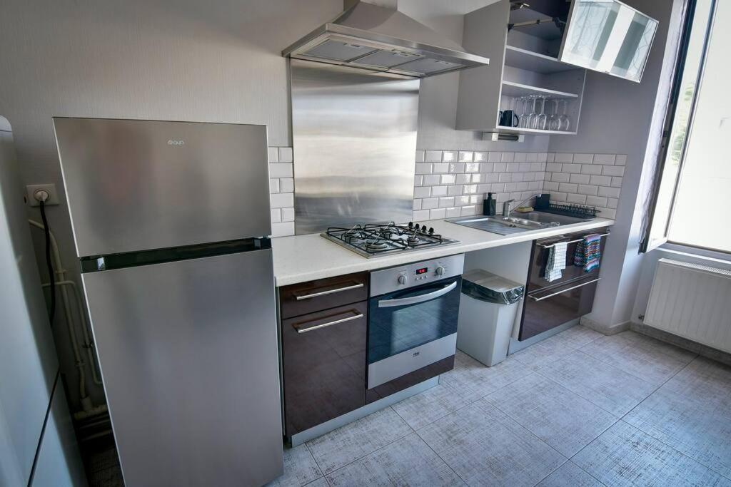 Grand Appartement De Haut Standing En Centre-Ville モンリュソン エクステリア 写真