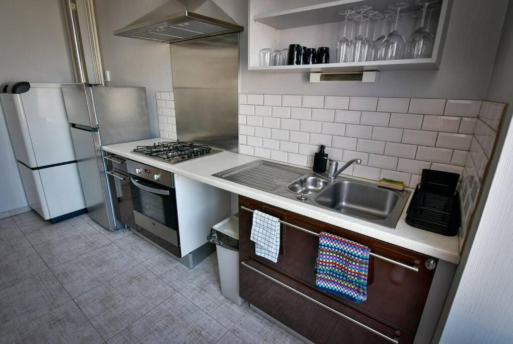 Grand Appartement De Haut Standing En Centre-Ville モンリュソン エクステリア 写真