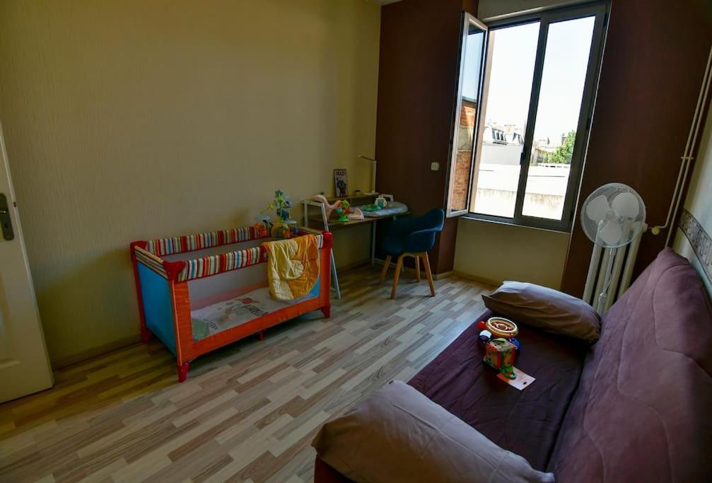 Grand Appartement De Haut Standing En Centre-Ville モンリュソン エクステリア 写真