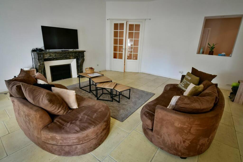 Grand Appartement De Haut Standing En Centre-Ville モンリュソン エクステリア 写真
